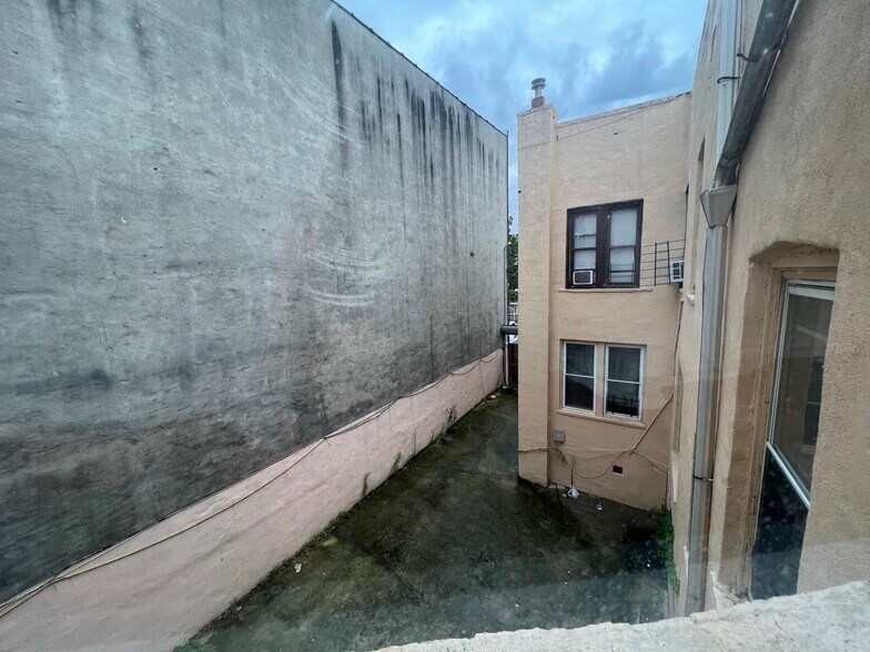 More Photos Of 321 Milford St, Brooklyn Apartments For Sale