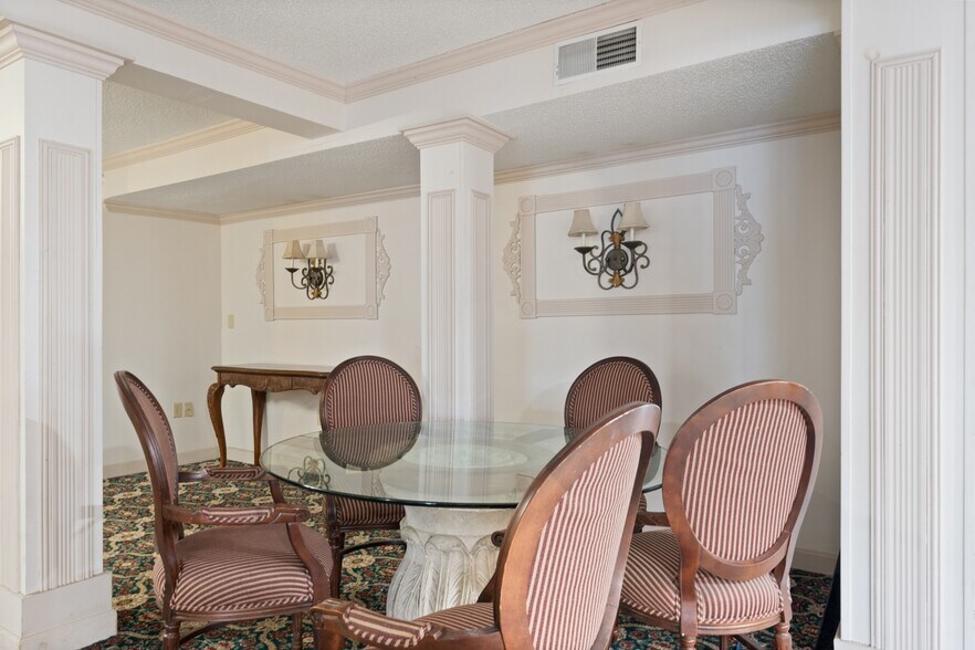 More Photos Of 1530 Cleveland Rd, Sandusky Hotel For Sale