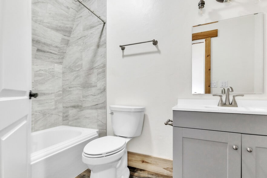 More Photos Of 32 E Utah Ave, Payson General Retail For Lease