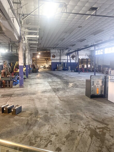 More Photos Of 315 E Ridgely St, Atmore Warehouse For Sale