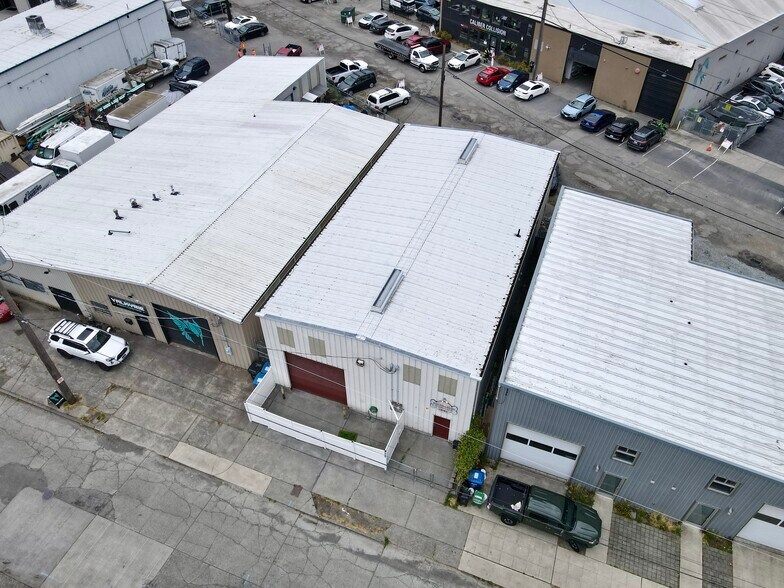 More Photos Of 3439 16th Ave W, Seattle Manufacturing For Sale