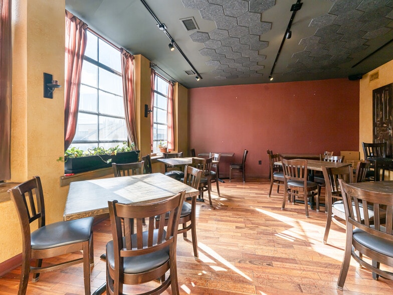 More Photos Of 24-28 Wall St, Asheville Storefront Retail Office For Lease