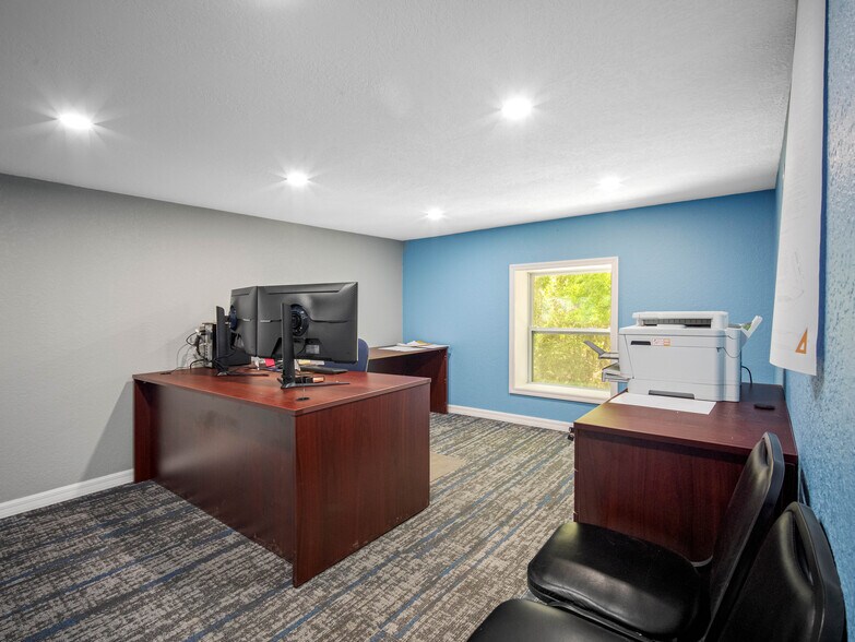 More Photos Of 16299 Cortez Blvd, Brooksville Industrial For Sale