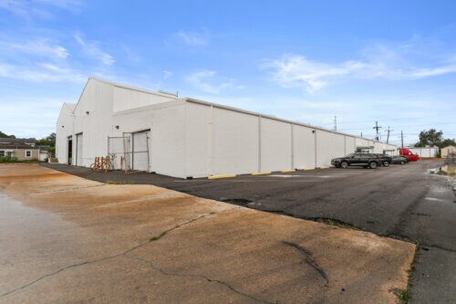 More Photos Of 3720 Robertson St, Metairie Warehouse For Lease