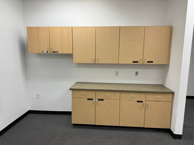 More Photos Of 5765 S Rainbow Blvd, Las Vegas Office For Lease