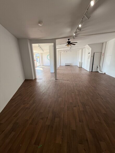 More Photos Of 189 Front St, South Plainfield Storefront Retail Residential For Lease