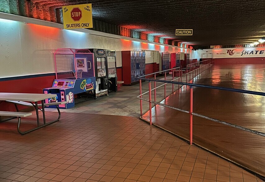 More Photos Of 1717 Franklin Ave, Henderson Skating Rink For Sale