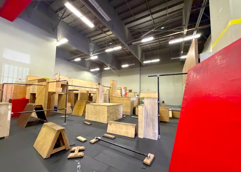More Photos Of 2121-2159 S 10th St, San Jose Warehouse For Sale