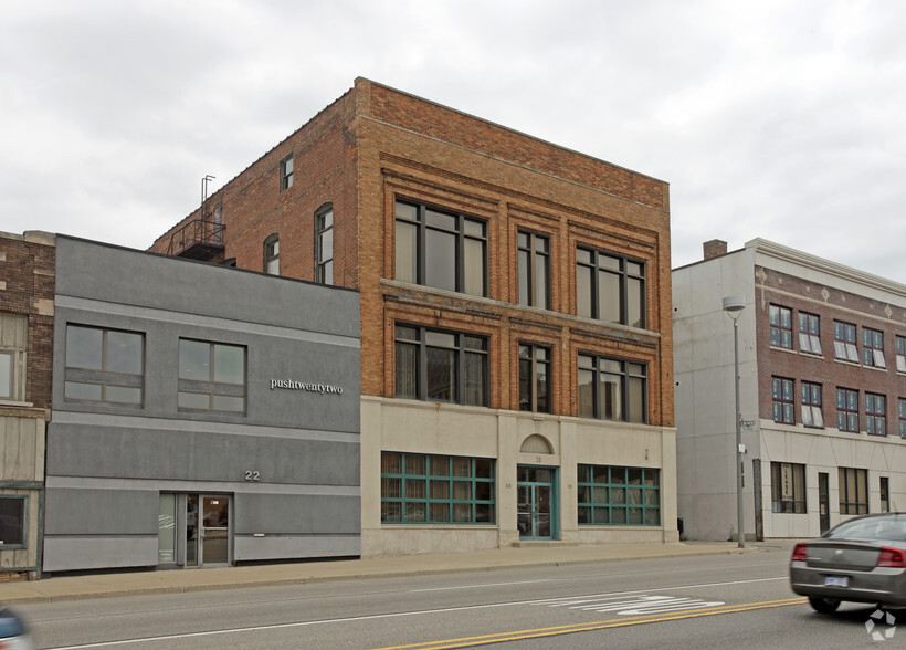 Primary Photo Of 16-20 W Huron St, Pontiac Office For Lease