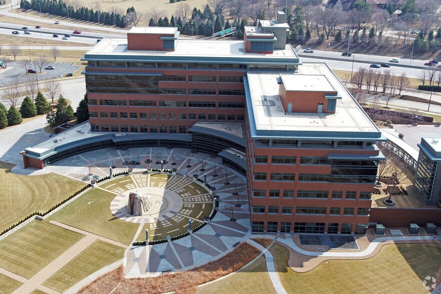 More Photos Of 14010 FNB Pky, Omaha Office For Lease