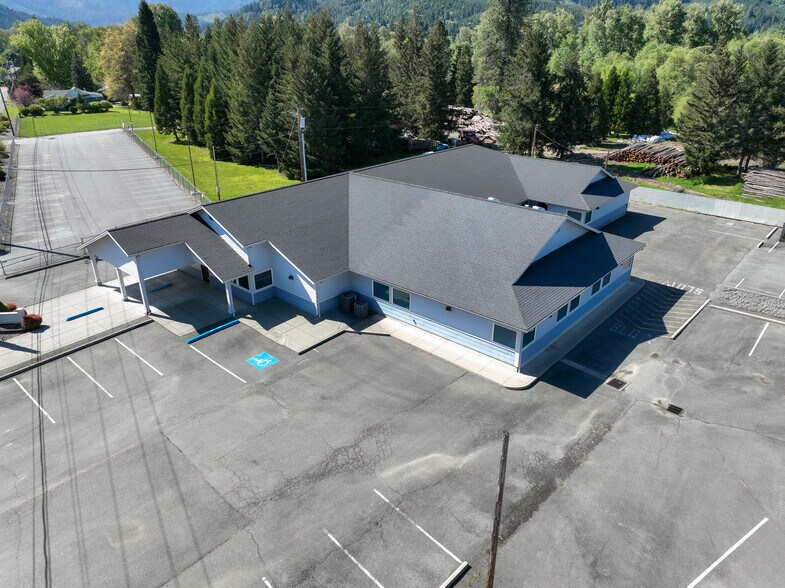 More Photos Of 2665 Glendale Valley Rd, Glendale Office For Sale