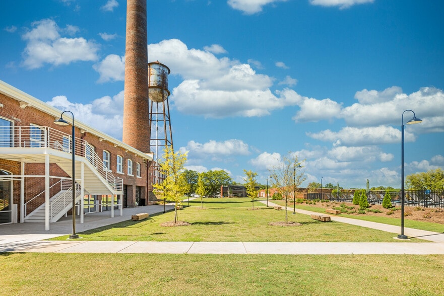 More Photos Of 1 E Main St, Greenville Unknown For Lease