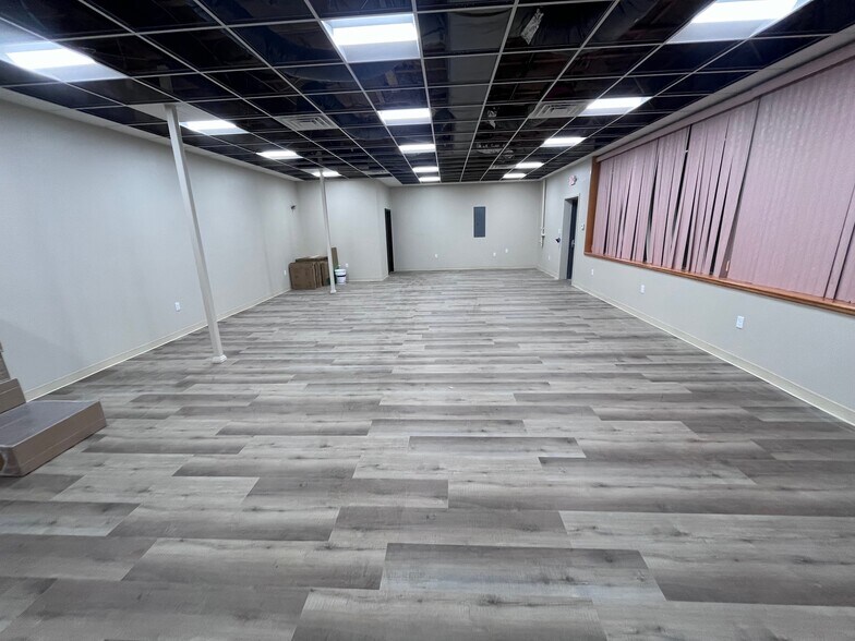 More Photos Of 99 Winthrop Ave, Lawrence Storefront Retail Office For Lease