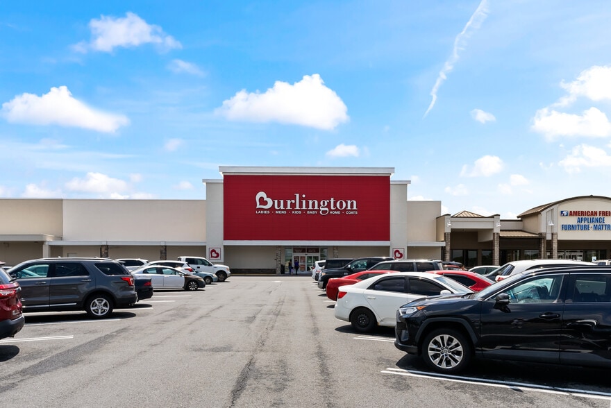 More Photos Of 91-290 University Plz, Newark Unknown For Lease