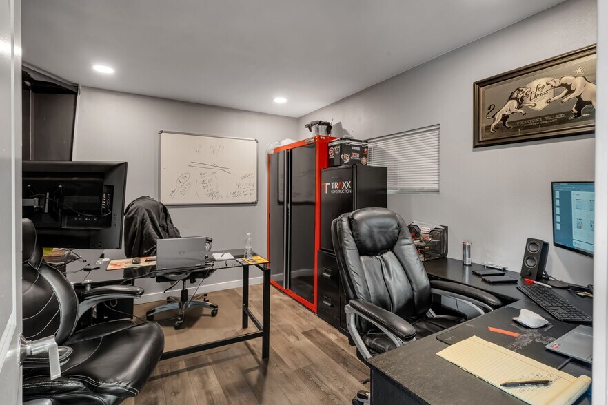 More Photos Of 2637 Saint Louis Ave, Signal Hill Warehouse For Sale