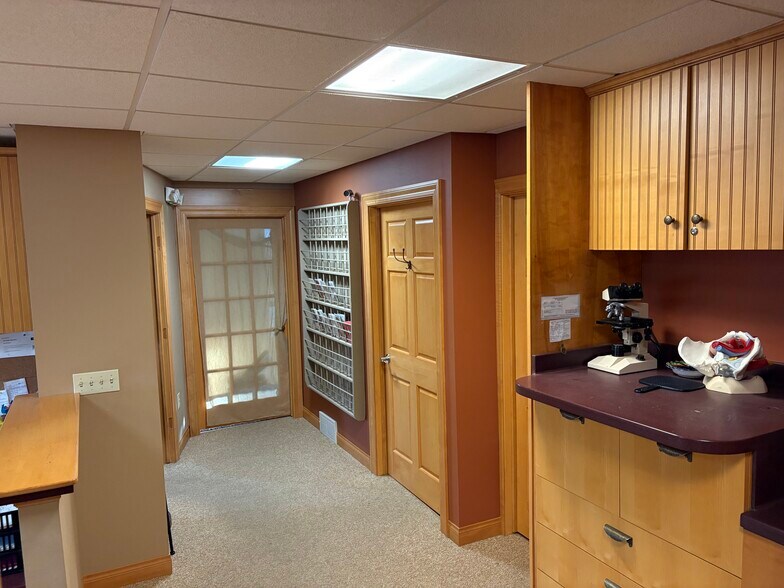 More Photos Of 304 N Rapids Rd, Manitowoc Freestanding For Lease