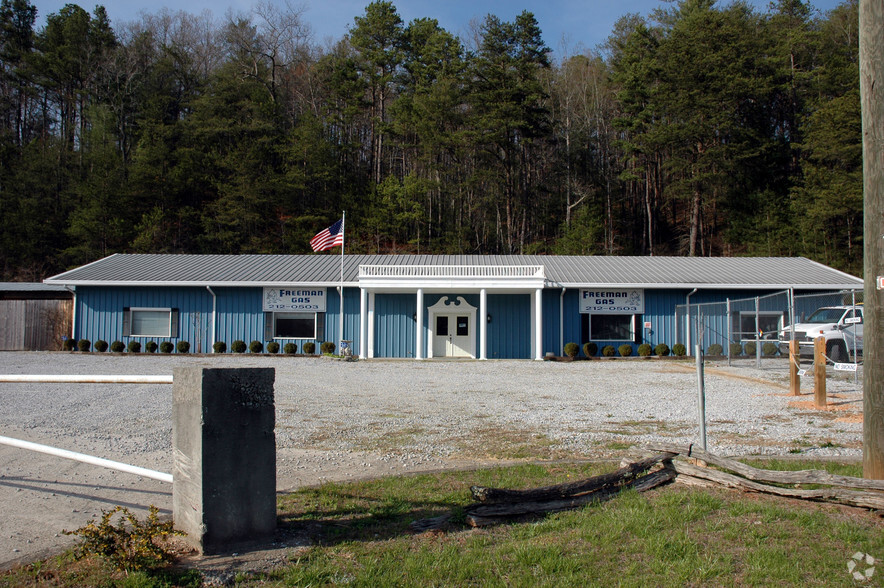 Primary Photo Of 5987 Highway 441, Wiley Storefront Retail Office For Sale