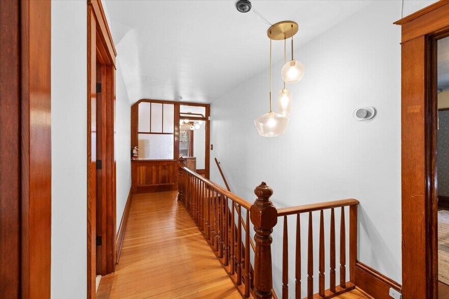 More Photos Of 139 SW I St, Grants Pass Specialty For Sale