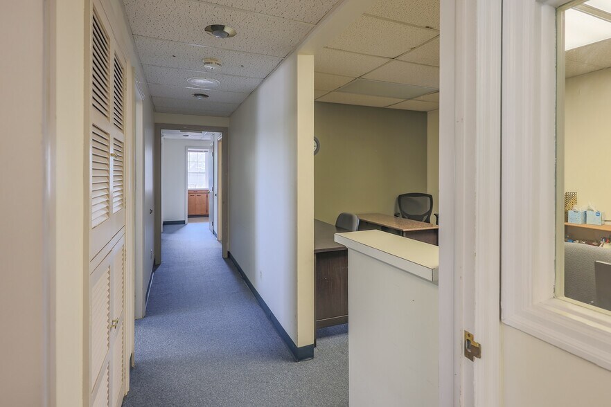 More Photos Of 5830 N High St, Worthington Office For Lease