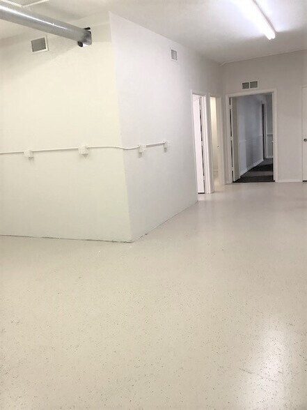 More Photos Of 601 W Main St, Arlington Loft Creative Space For Sale