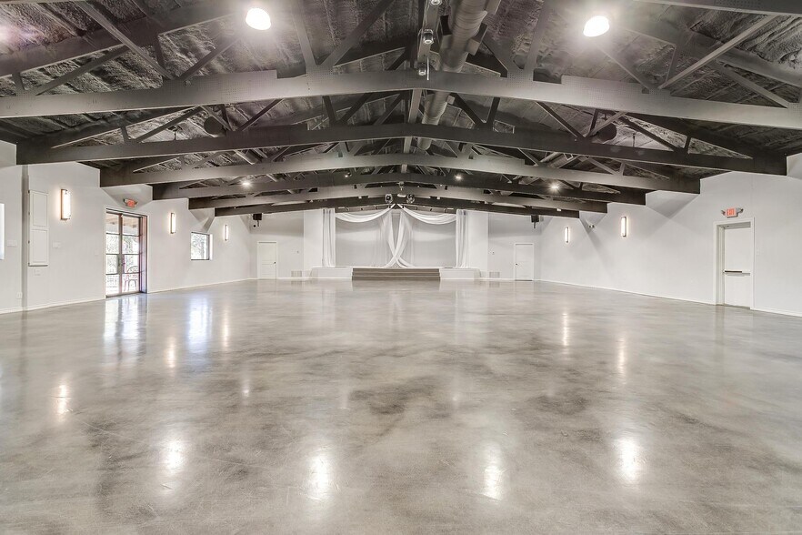More Photos Of 1524 S Broadway St, Joshua Lodge Meeting Hall For Lease