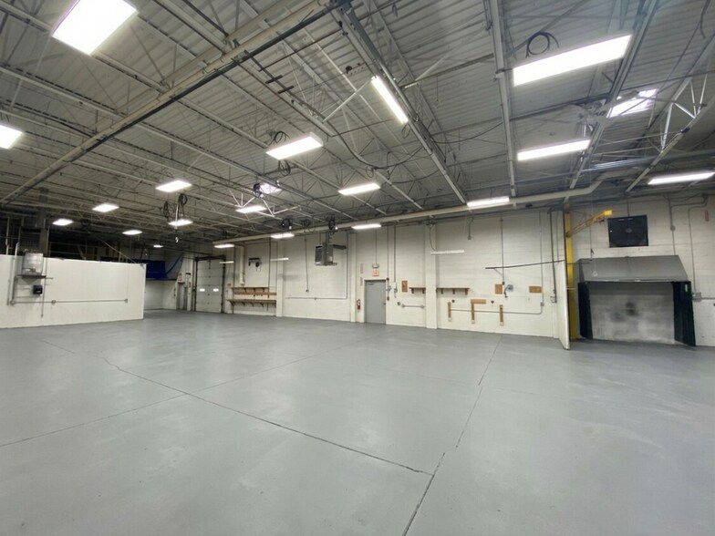 More Photos Of 113-119 Falso Dr, Syracuse Warehouse For Lease