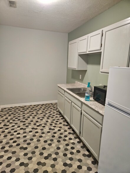 More Photos Of 1433 Us-127 Byp, Lawrenceburg Office For Sale