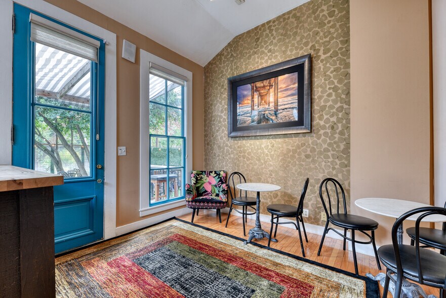 More Photos Of 1102 S Alamo St, San Antonio Storefront Retail Office For Sale