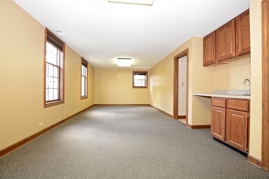 More Photos Of 1626 W Colonial Pky, Inverness Office For Sale