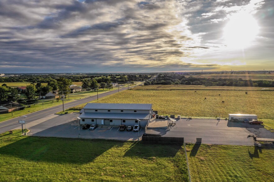 More Photos Of 1520 E Eagle Rd, Weatherford Light Manufacturing For Sale