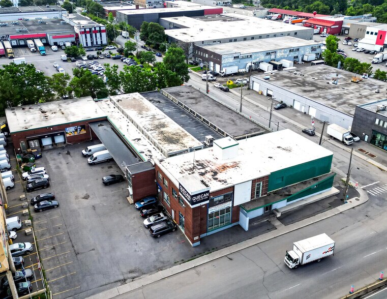 More Photos Of 310 Boul Crémazie O, Montréal Showroom For Sale