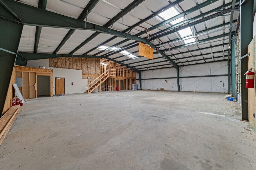 More Photos Of 1840 S Madison St, Whiteville Freestanding For Lease