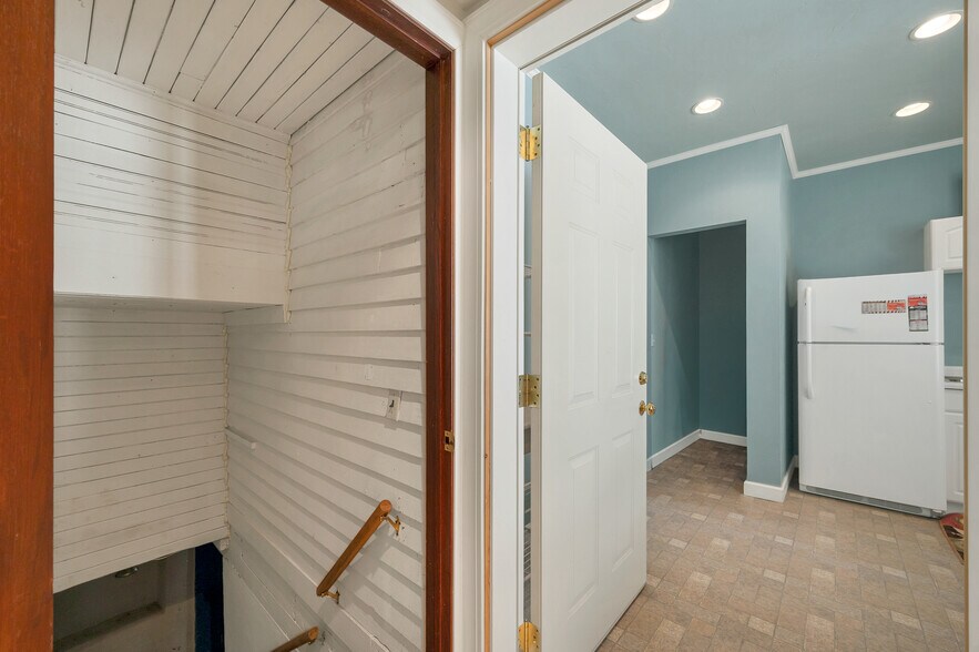 More Photos Of 125 S Quincy St, Green Bay Office For Sale