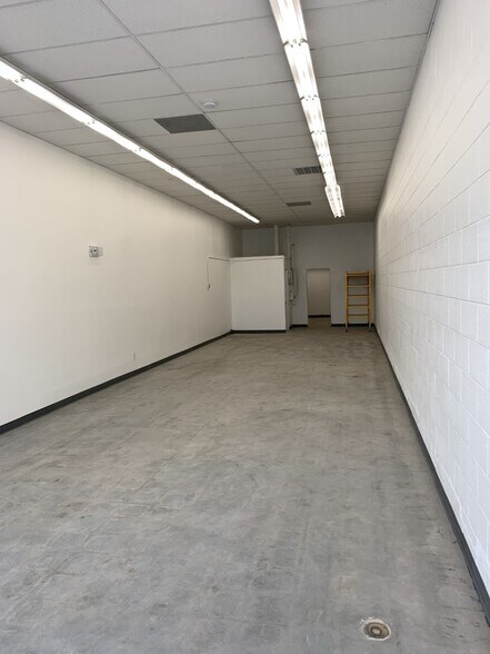 More Photos Of 2323 S Hoover St, Los Angeles Storefront For Lease