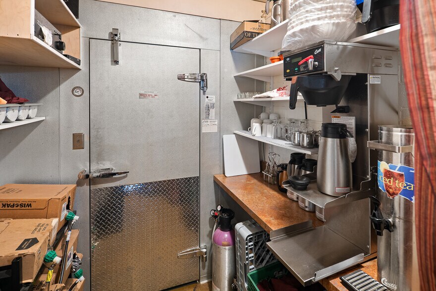 More Photos Of 102 E Pima St, Cottonwood Restaurant For Sale