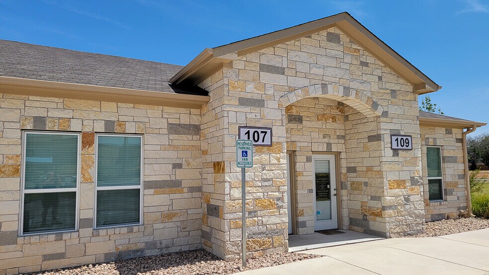 More Photos Of 209 S 12th St, Pflugerville Medical For Sale
