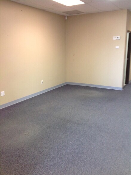 More Photos Of 500 S Arthur Ave, Louisville Research And Development For Sale