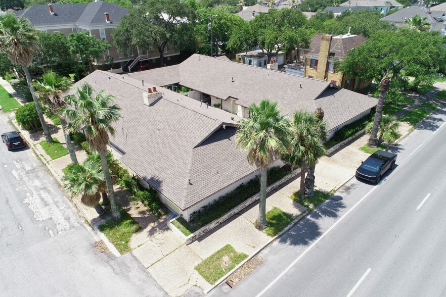 Primary Photo Of 1601 Broadway St, Galveston Assisted Living For Sale