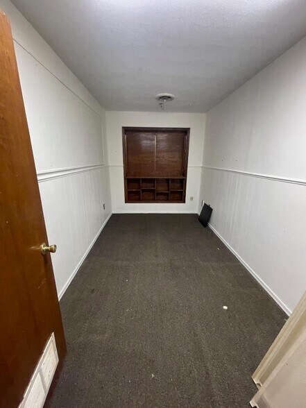 More Photos Of 1315 24th Ave SW, Norman Freestanding For Lease