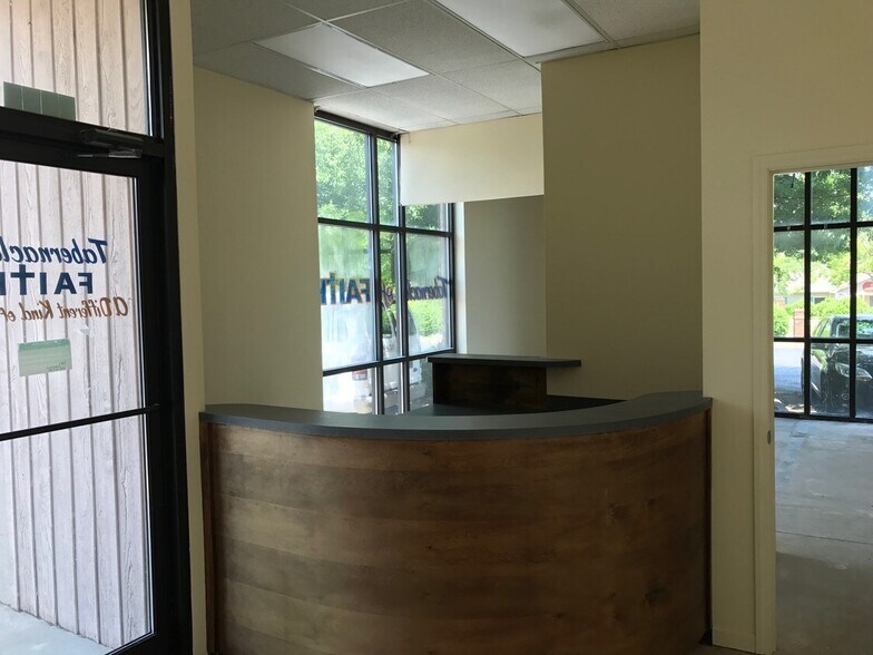 More Photos Of 1934 16th St NE, Hickory Freestanding For Lease