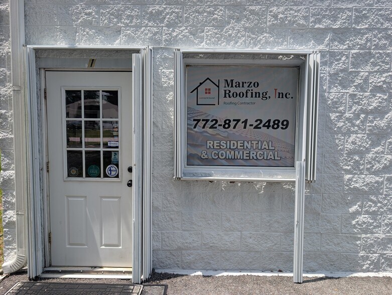 More Photos Of 861 SW Lakehurst Dr, Port Saint Lucie Distribution For Sale