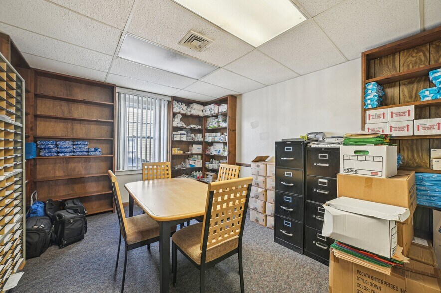 More Photos Of 188 Newark Pompton Tpke, Little Falls Office Residential For Sale