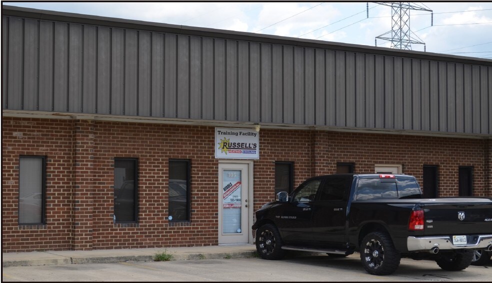 More Photos Of 841 Juniper Cres, Chesapeake Flex For Lease