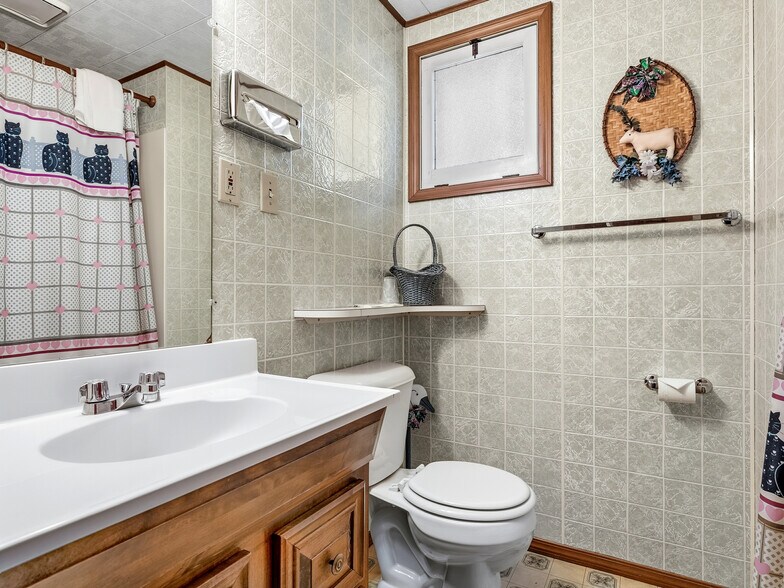 More Photos Of 1024 S I 75 Business Loop, Grayling Hotel For Sale