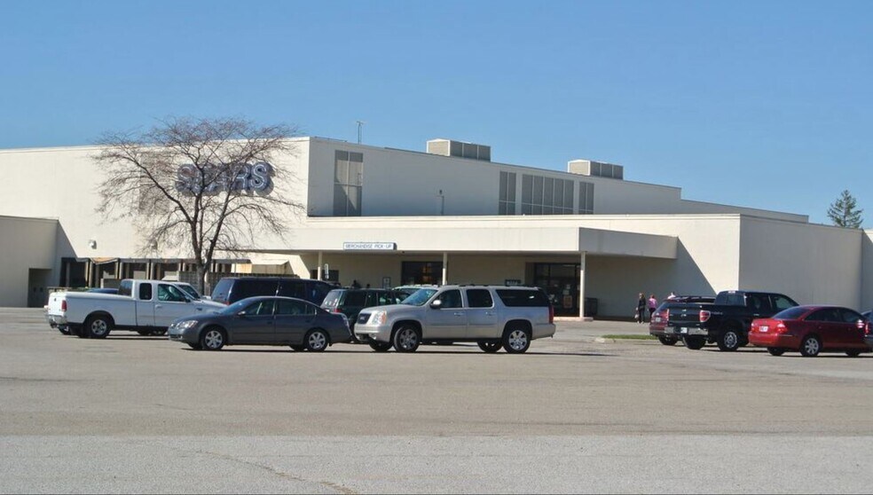 Primary Photo Of 10202 E Washington St, Indianapolis Storefront For Lease