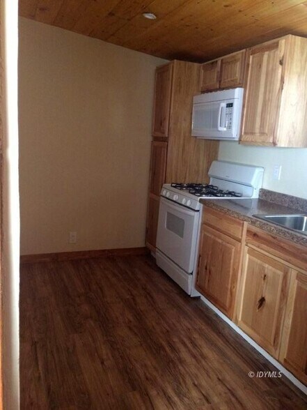 More Photos Of 52810 Pine Cove Rd, Idyllwild-Pine Cove Manufactured Housing Mobile Home Park For Sale