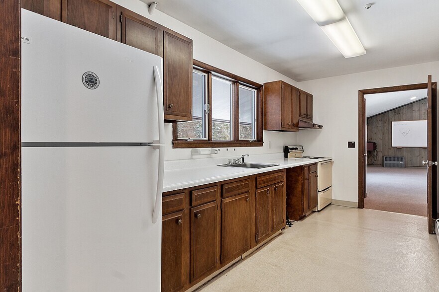 More Photos Of 1980 Lunenburg Rd, Lancaster Loft Creative Space For Lease