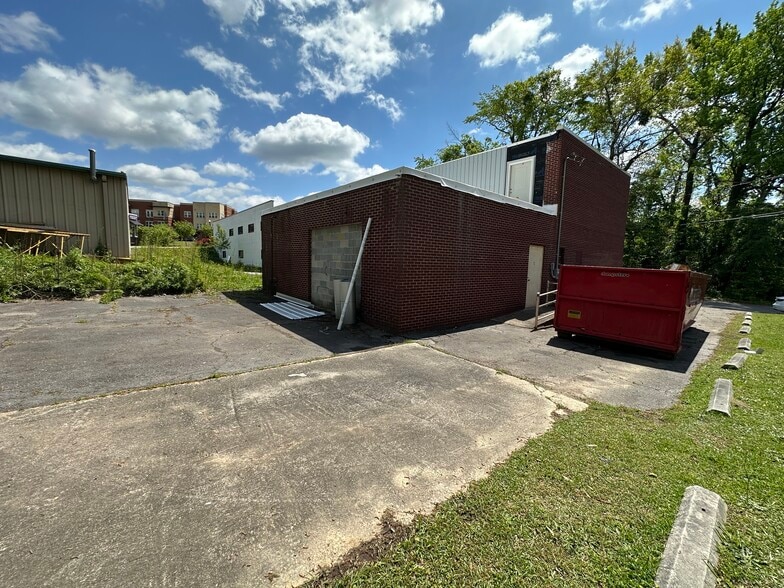 More Photos Of 1111 Miller Ave, Columbia Office Residential For Sale