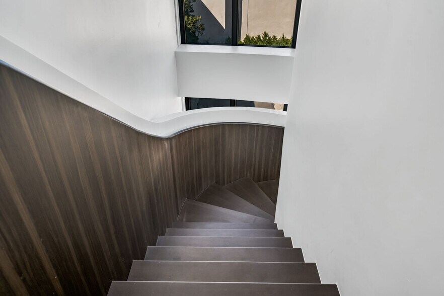 More Photos Of 2801 Sunset Pl, Los Angeles Apartments For Lease