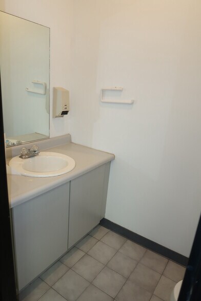 More Photos Of 502 Hamburg Tpke, Wayne Office For Sale